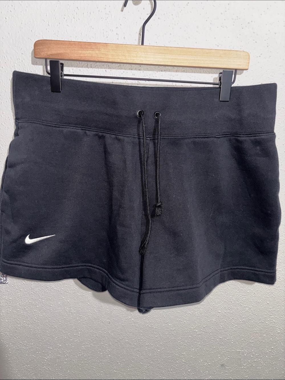 Nike - Womens’s Phoenix Fleece High-Rise Shorts  (size x-large)